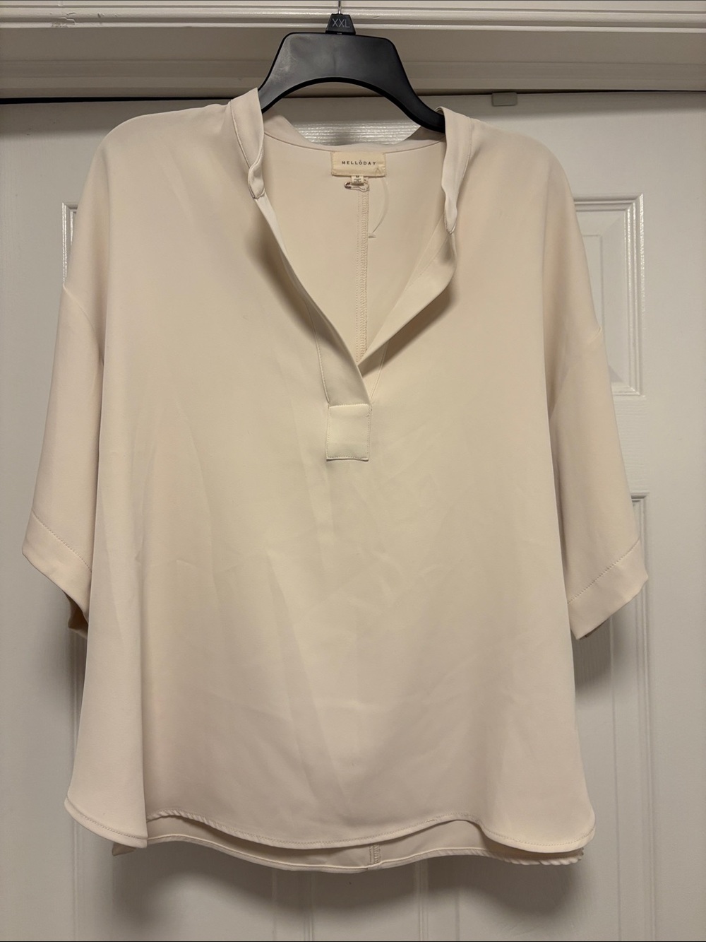MELLODAY Cream Split-Neck Women’s Top